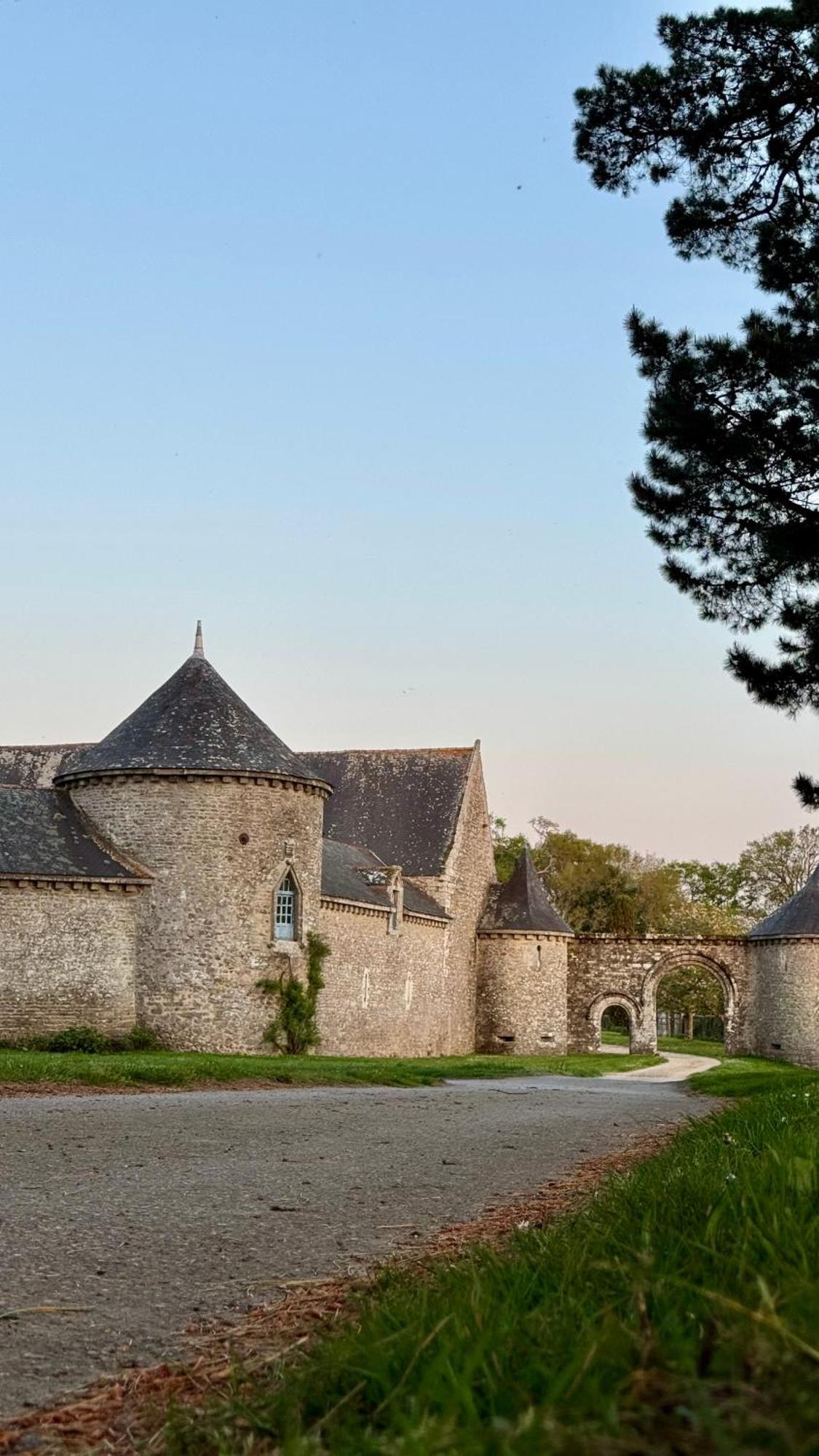 Gite De Couple Cosy Avec Vue Sur Chateau Tremohar - Golfe Du Morbihan, 20 Min De Vannes Berric Exterior foto
